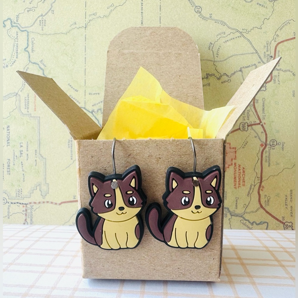 😻 Brown and cream Cat Earrings - Multiple styles - New in original gift box 😻